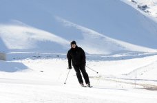 Prezident İlham Əliyev və xanımı "Şahdağ" qış-yay turizm kompleksinin 1 nömrəli kanat və xizək enişinin açılışında iştirak ediblər (FOTO)