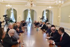 Prezident İlham Əliyev: Polad Bülbüloğlunun yaradıcılığının kökləri Azərbaycan tarixinin ən dərin izlərinə gedib çıxır (FOTO)