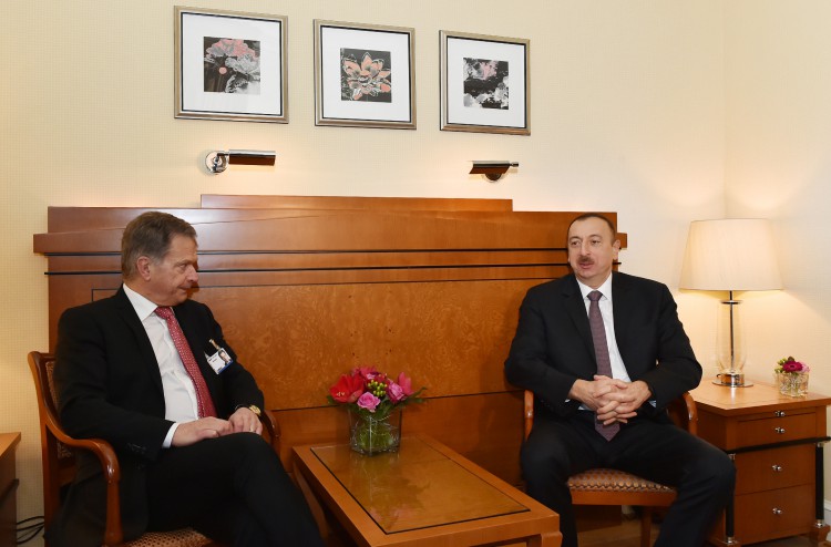 İlham Əliyev Münxendə Finlandiya Prezidenti ilə görüşüb (FOTO)