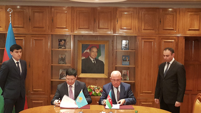 Azərbaycan və Qazaxıstan gömrük xidmətləri tədbirlər planı imzaladılar (FOTO)