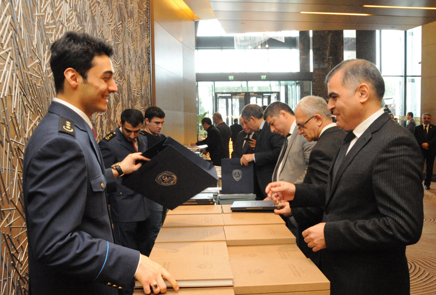 Bakıda POS-terminalların sayı artırılacaq (FOTO)