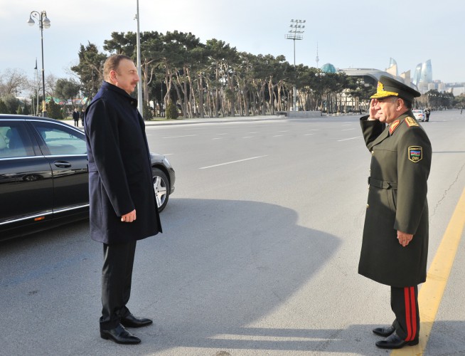 İlham Əliyev Daxili İşlər Nazirliyinin qurumları üçün yeni alınan avtomobillərin istifadəyə verilməsi mərasimində iştirak edib (FOTO)