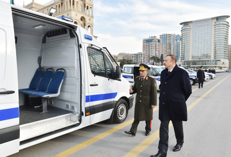 İlham Əliyev Daxili İşlər Nazirliyinin qurumları üçün yeni alınan avtomobillərin istifadəyə verilməsi mərasimində iştirak edib (FOTO)