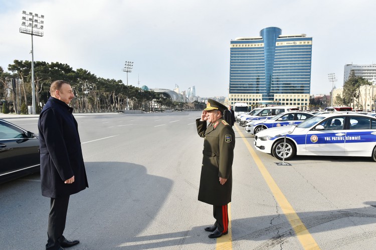 İlham Əliyev Daxili İşlər Nazirliyinin qurumları üçün yeni alınan avtomobillərin istifadəyə verilməsi mərasimində iştirak edib (FOTO)