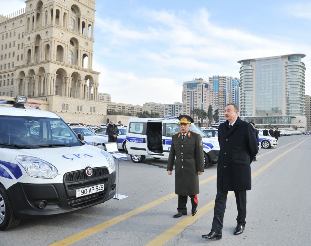 İlham Əliyev Daxili İşlər Nazirliyinin qurumları üçün yeni alınan avtomobillərin istifadəyə verilməsi mərasimində iştirak edib (FOTO)