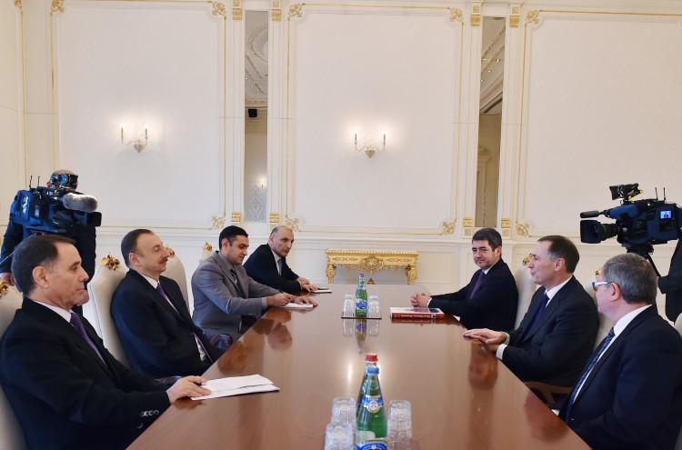 İlham Əliyev Fransa Senatının nümayəndə heyətini qəbul edib