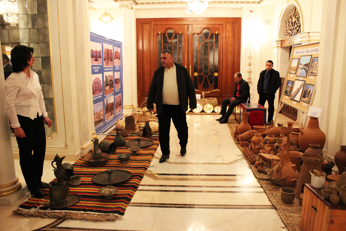 Plov, ləvəngi, qızardılmış quzu əti... (FOTO)
