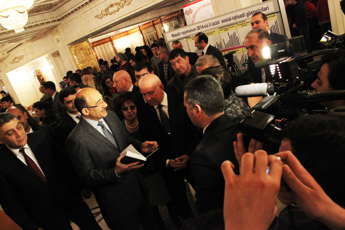 Plov, ləvəngi, qızardılmış quzu əti... (FOTO)