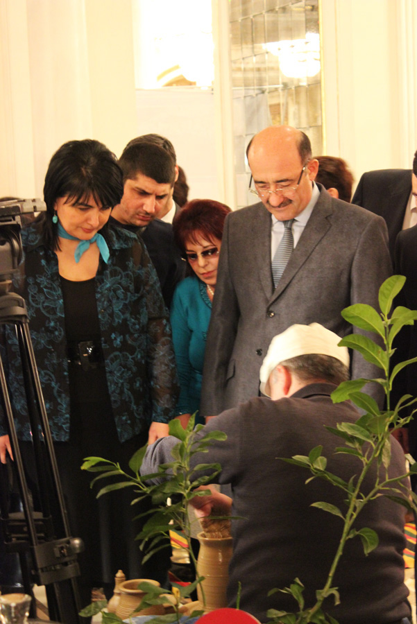 Plov, ləvəngi, qızardılmış quzu əti... (FOTO)