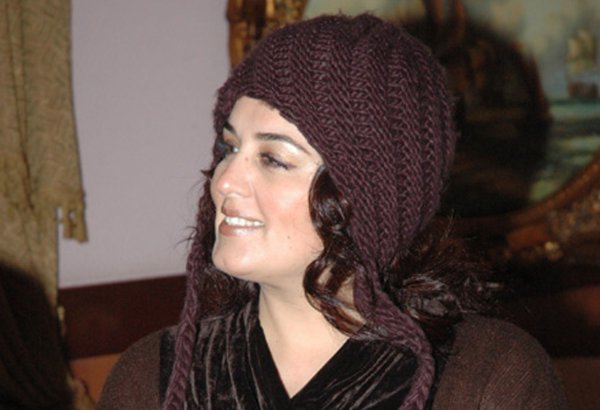 Elza Seyidcahan Sarkisyana şeir yazıb: Qanmırsan sən?!
