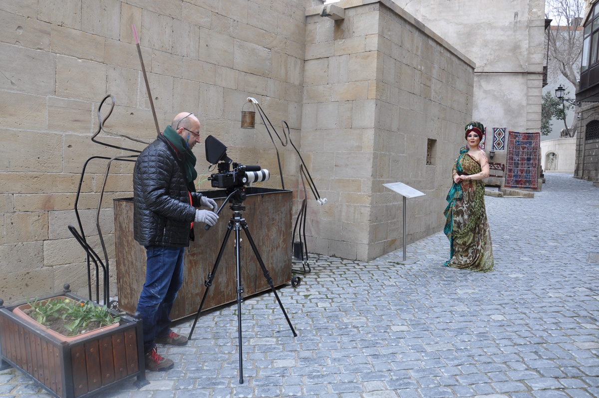 Elnarə "Avaz"la türk xalqlarına səsləndi (FOTO)