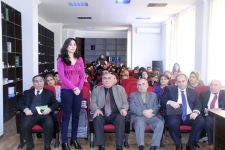 Bilik Fondu Dillər Universitetində görüş keçirib (FOTO)