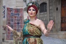 Elnarə "Avaz"la türk xalqlarına səsləndi (FOTO)