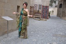 Elnarə "Avaz"la türk xalqlarına səsləndi (FOTO)