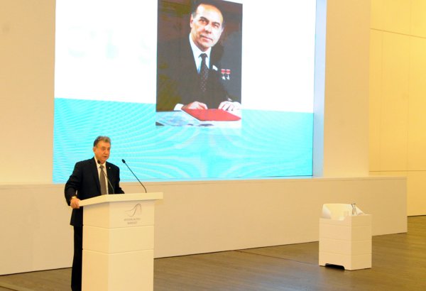 "Heydər Əliyev və Azərbaycan elmi" mövzusunda elmi-praktik seminar keçirilib (FOTO)