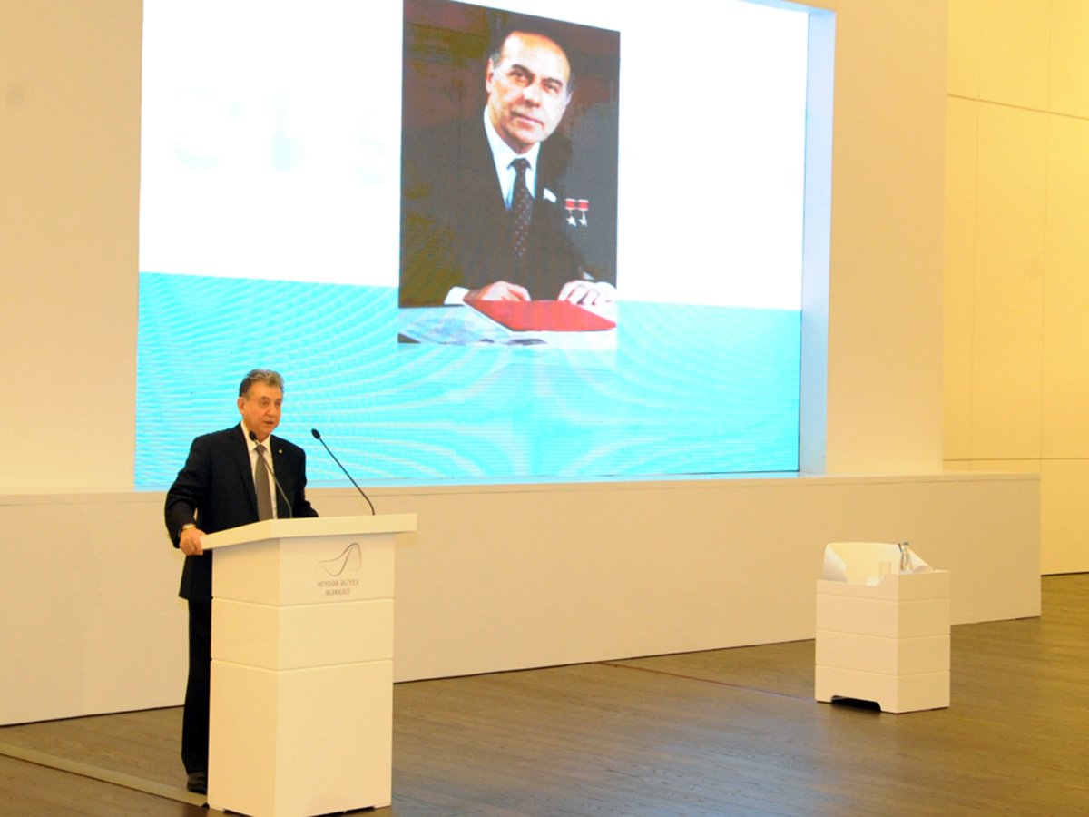 "Heydər Əliyev və Azərbaycan elmi" mövzusunda elmi-praktik seminar keçirilib (FOTO)