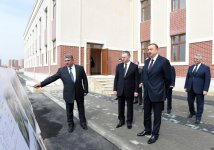 İlham Əliyev Mingəçevirdə məcburi köçkün ailələri üçün yeni salınan yaşayış kompleksində yaradılan şəraitlə tanış olub  (FOTO)