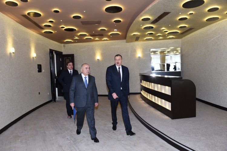 İlham Əliyev Mingəçevirdə "Ağsaray" otelində tikinti işlərinin gedişi ilə tanış olub (FOTO)
