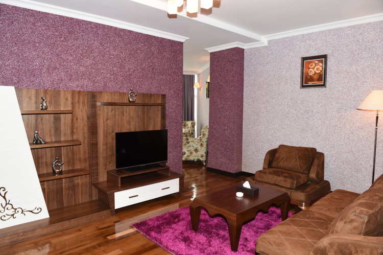 İlham Əliyev Mingəçevirdə "Ağsaray" otelində tikinti işlərinin gedişi ilə tanış olub (FOTO)