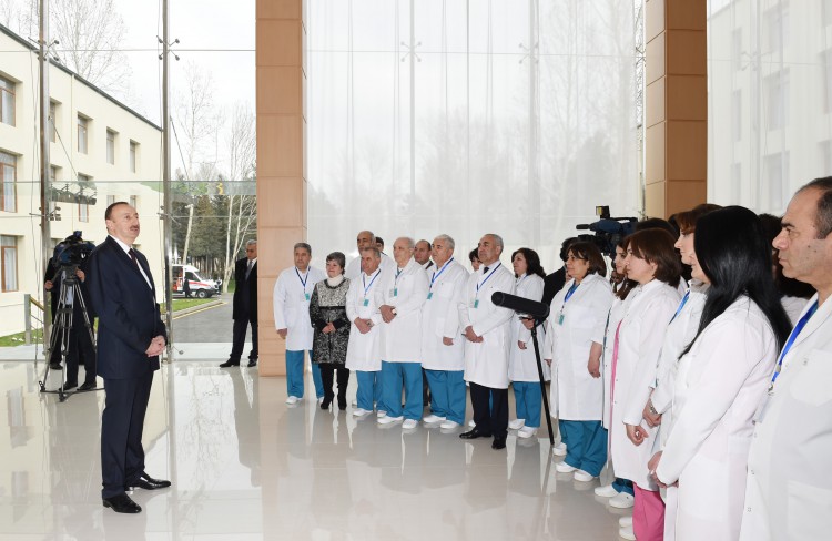 Prezident İlham Əliyev Mingəçevir Şəhər Mərkəzi Xəstəxanasında aparılan yenidənqurma işləri ilə tanış olub (FOTO)