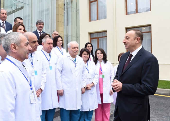 Prezident İlham Əliyev Mingəçevir Şəhər Mərkəzi Xəstəxanasında aparılan yenidənqurma işləri ilə tanış olub (FOTO)