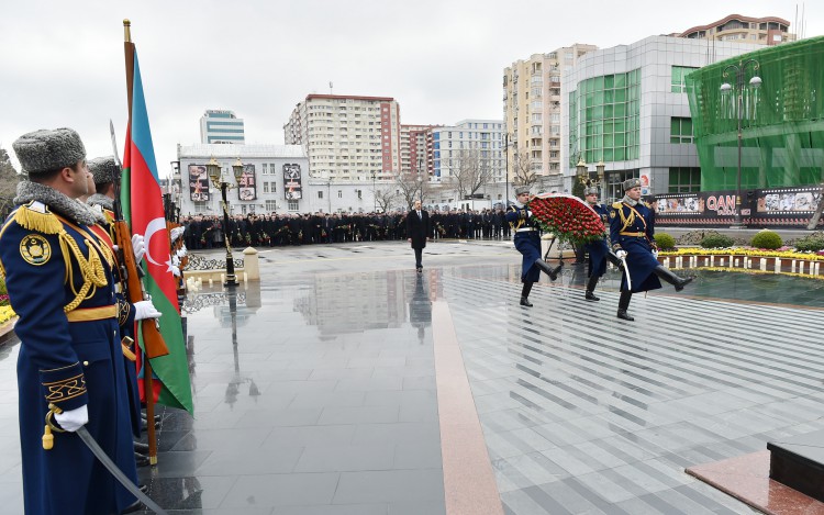 Prezident İlham Əliyev Xocalı faciəsi qurbanlarının xatirəsinin anım mərasimində iştirak edib (FOTO)