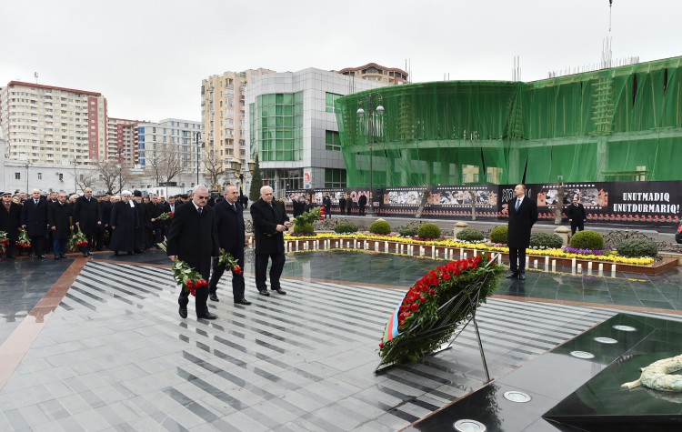 Prezident İlham Əliyev Xocalı faciəsi qurbanlarının xatirəsinin anım mərasimində iştirak edib (FOTO)