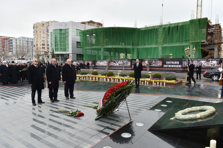 Prezident İlham Əliyev Xocalı faciəsi qurbanlarının xatirəsinin anım mərasimində iştirak edib (FOTO)