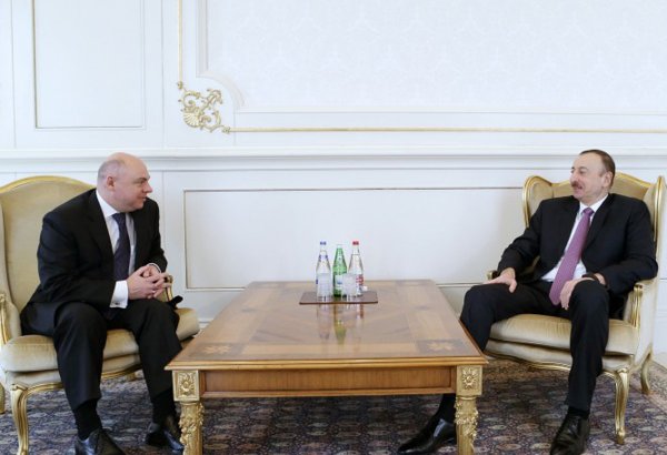 İlham Əliyev Polşanın yeni səfirini qəbul etdi (FOTO)