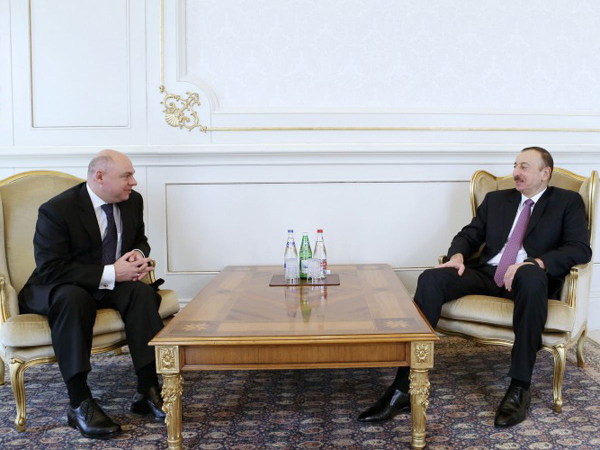 İlham Əliyev Polşanın yeni səfirini qəbul etdi (FOTO)