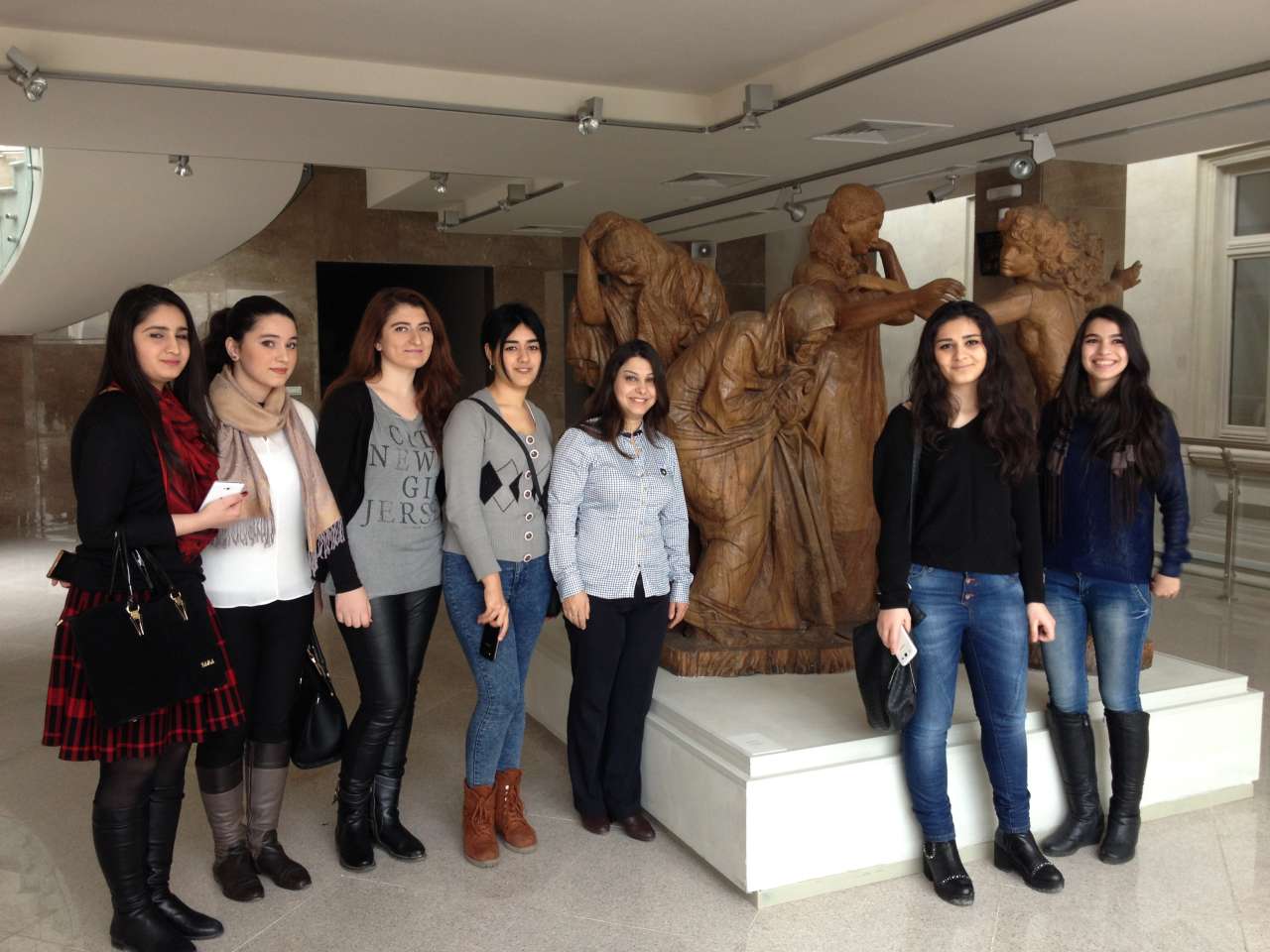 "Fikir şənbəsi" bu dəfə İncəsənət Muzeyində keçirildi (FOTO)
