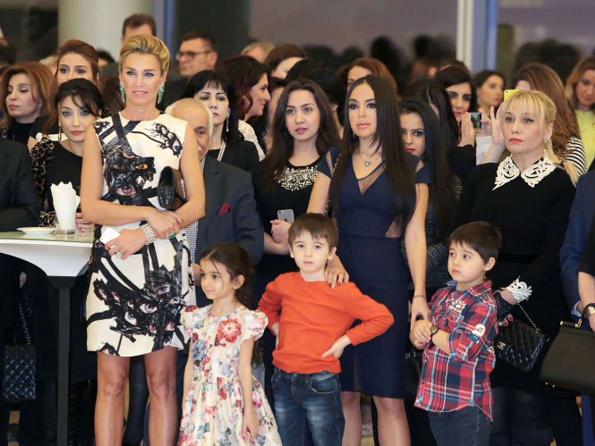 Leyla Əliyevanın və Stiven Vebsterin əsərləri Heydər Əliyev Mərkəzində təşkil edilən sərgidə nümayiş olunur  (FOTO)