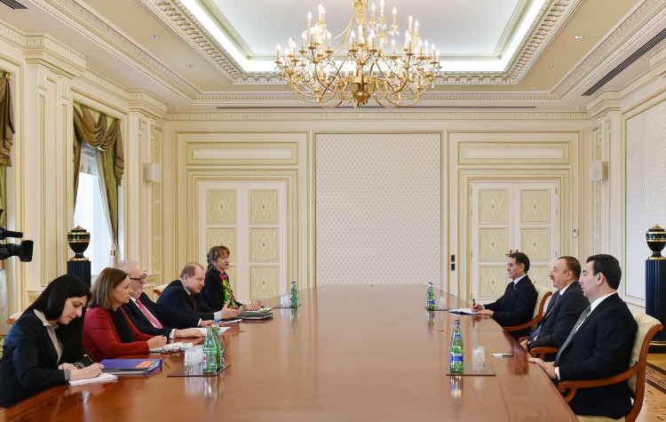 Prezident İlham Əliyev AŞ PA Monitorinq Komitəsinin həmməruzəçisini qəbul edib (FOTO)
