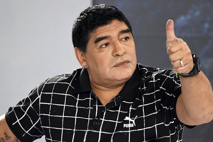 Maradona efirə dodaq boyası ilə çıxdı (FOTO, VİDEO)