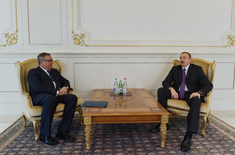 İlham Əliyev Rusiyanın “ВТБ” Bankının prezidenti və idarə heyətinin sədrini qəbul edib