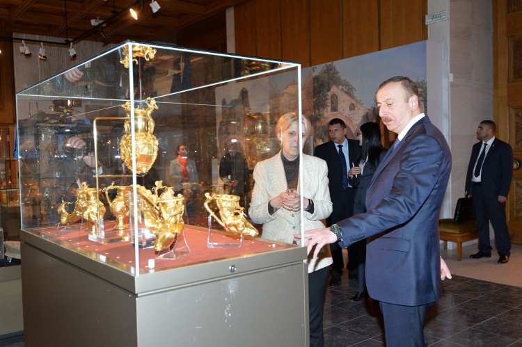 İlham Əliyev Müqəddəs Sofiya kilsəsində olub (FOTO)