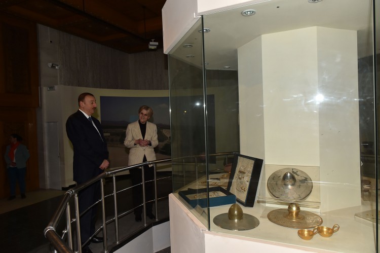 İlham Əliyev Müqəddəs Sofiya kilsəsində olub (FOTO)