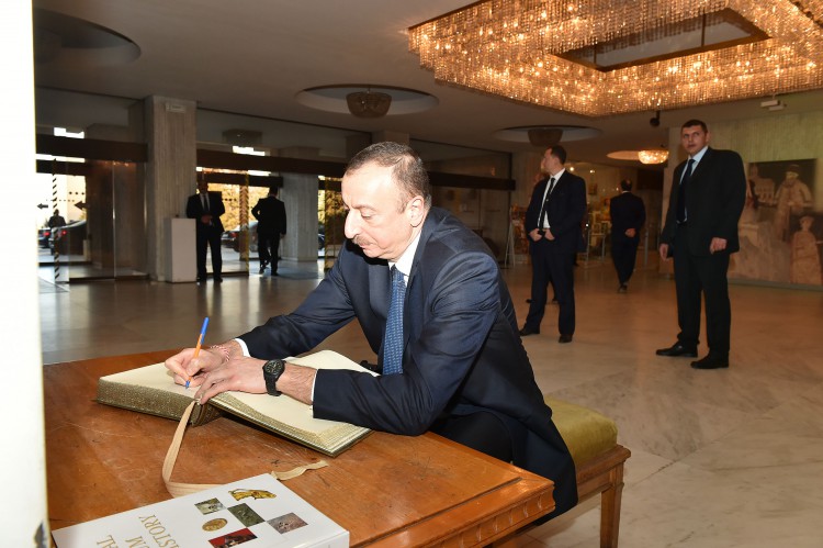 İlham Əliyev Müqəddəs Sofiya kilsəsində olub (FOTO)