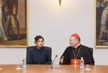 Mehriban Əliyeva Vatikanda Müqəddəs Taxt-Tacın mədəniyyət naziri ilə görüşüb (FOTO)