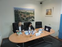 İsrailin Azərbaycandakı səfiri növbədənkənar parlament seçkilərində səs verdi (FOTO)