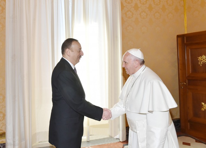 Prezident İlham Əliyev və xanımı Papa Fransisk ilə görüşüblər (FOTO)