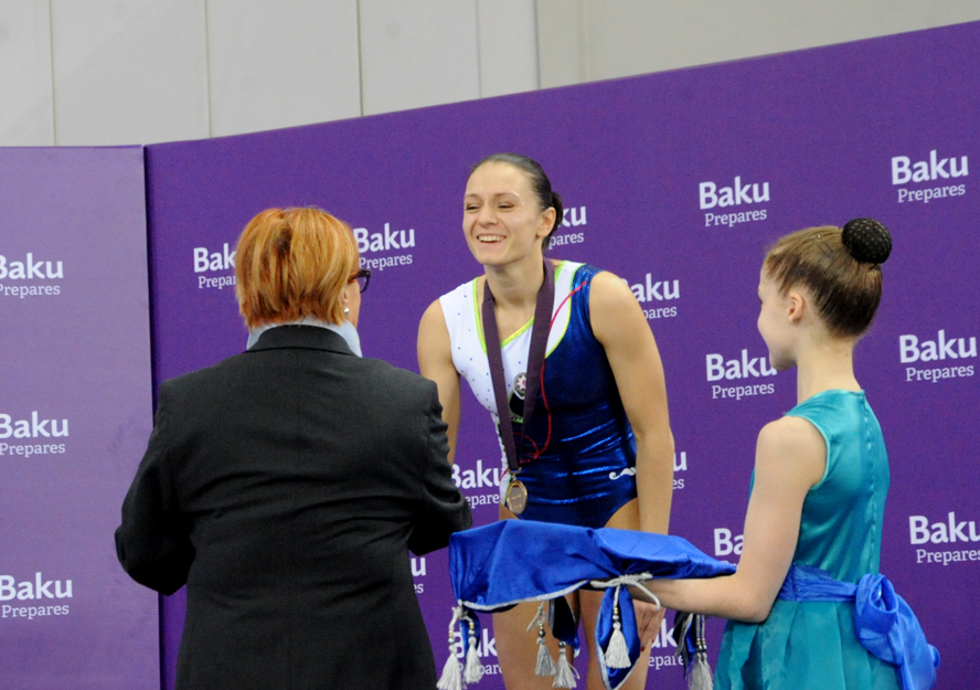 Azərbaycan gimnastı Bakıda keçirilən açıq çempionatda qızıl medallarının sayını 5-ə çatdırıb (ƏLAVƏ OLUNUB 2) (FOTO)