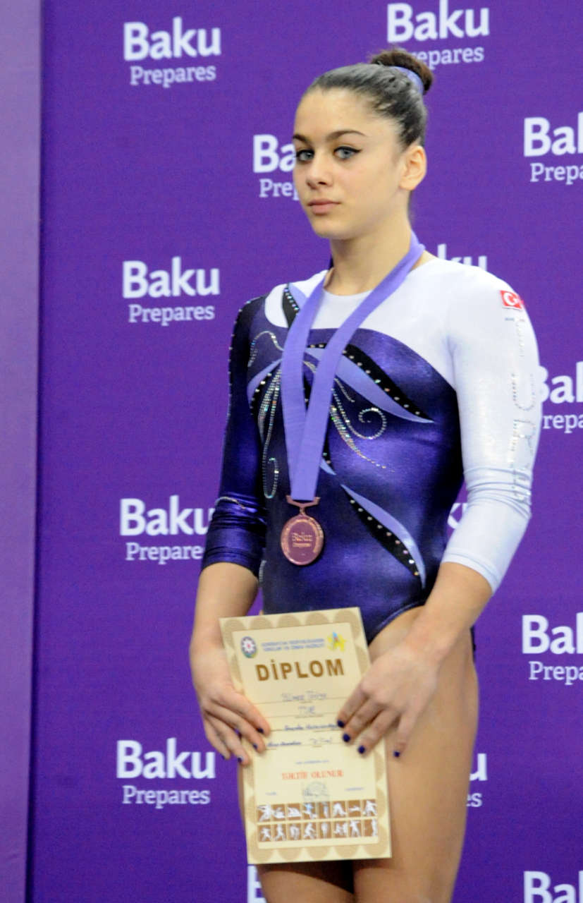 Azərbaycan gimnastı Bakıda keçirilən açıq çempionatda qızıl medallarının sayını 5-ə çatdırıb (ƏLAVƏ OLUNUB 2) (FOTO)