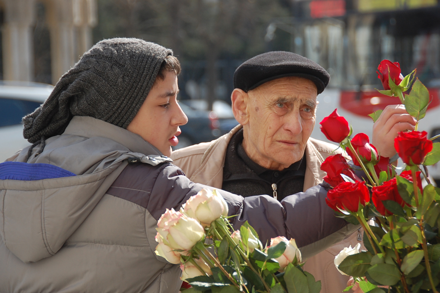 Azərbaycanda 8 Mart - Beynəlxalq Qadınlar Günü qeyd olunur (FOTO)