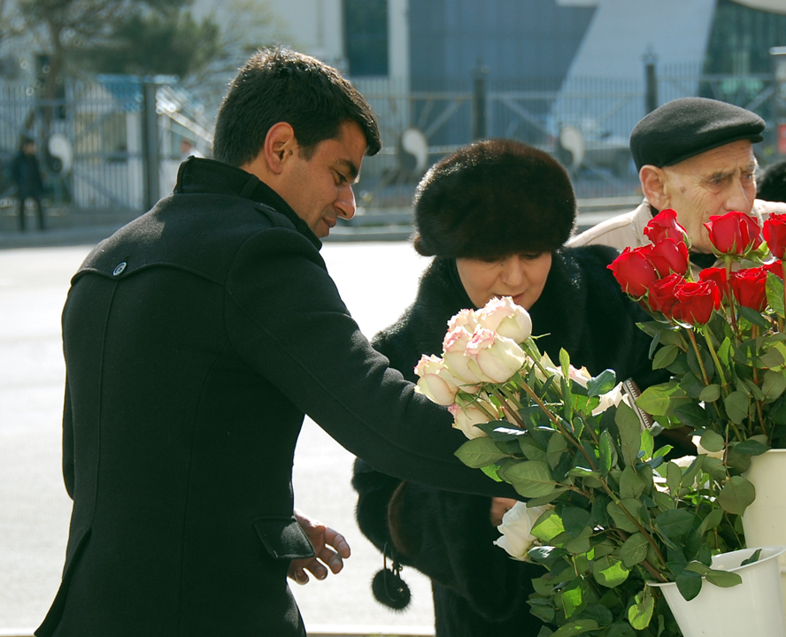 Azərbaycanda 8 Mart - Beynəlxalq Qadınlar Günü qeyd olunur (FOTO)