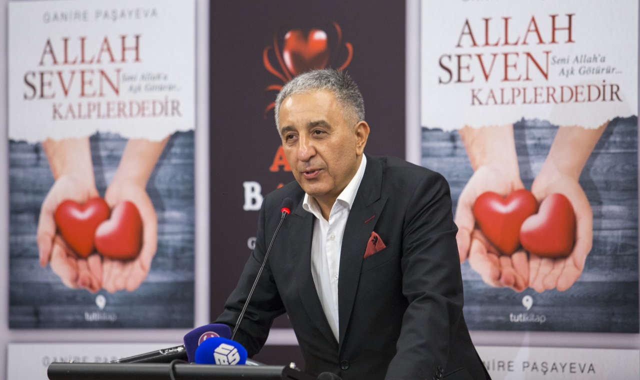 Türk dünyasının tanınmış şəxslərinin iştirakı  ilə Qənirə Paşayevanın Türkiyədə çıxan kitablarının təqdimatı olub (FOTO)