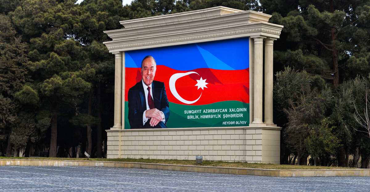 Yeniləşən "Gənclər şəhər"i (FOTO)