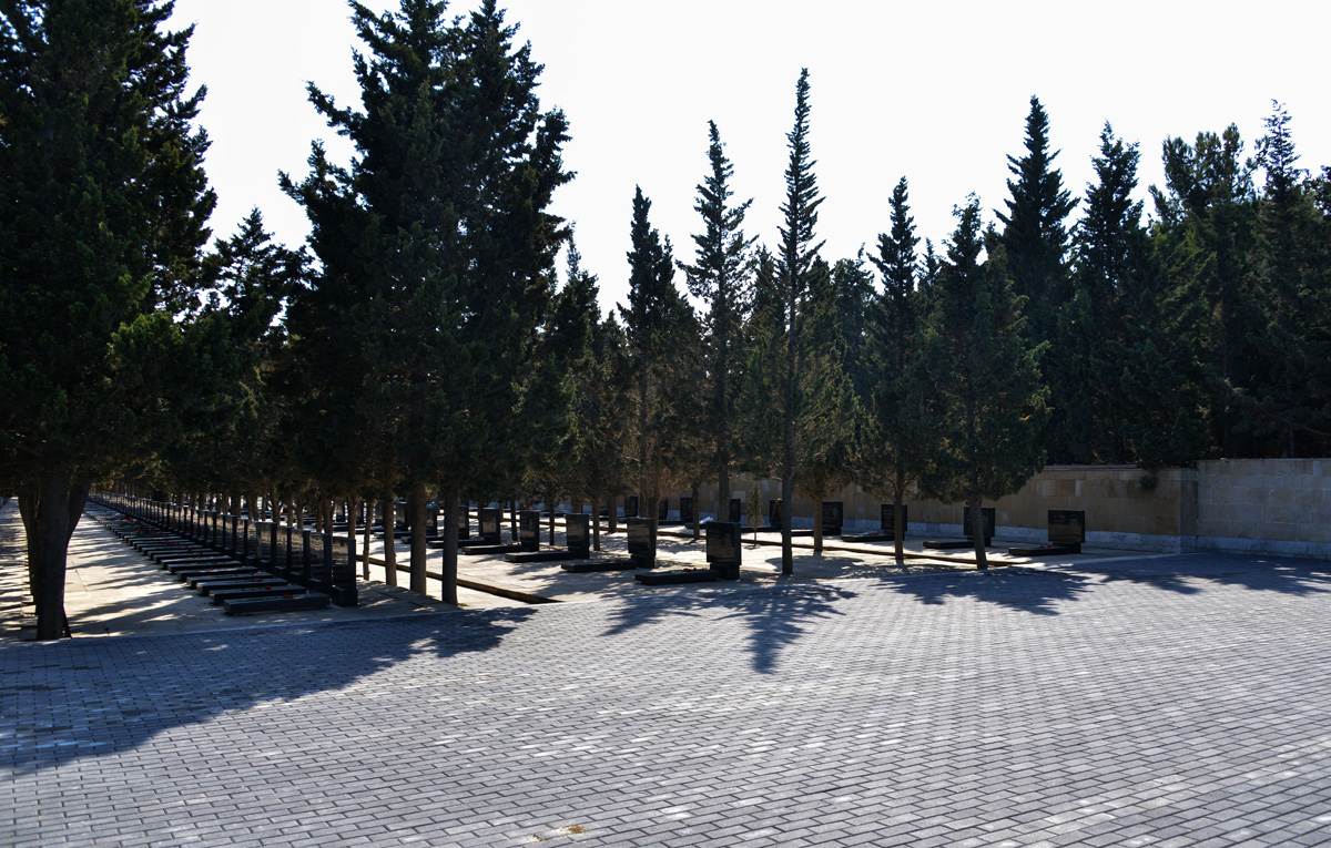 Yeniləşən "Gənclər şəhər"i (FOTO)