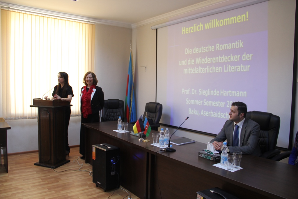 Almaniyalı professor Azərbaycan Dillər Universitetində mühazirə deyib (FOTO)