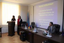 Almaniyalı professor Azərbaycan Dillər Universitetində mühazirə deyib (FOTO)